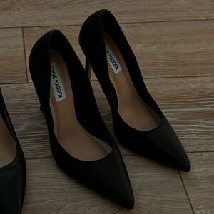 BRAND NEW Steve Madden black heels size 6